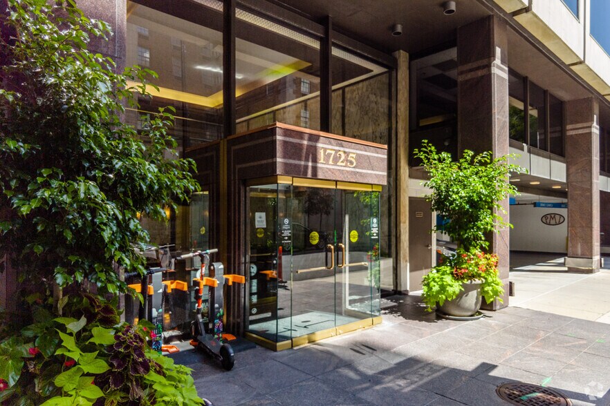 More Photos Of 1725 Desales St NW, Washington Office For Lease