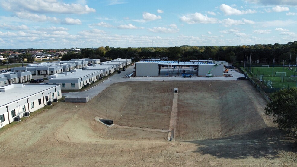 More Photos Of 26717 Westheimer Pky, Katy Warehouse For Sale