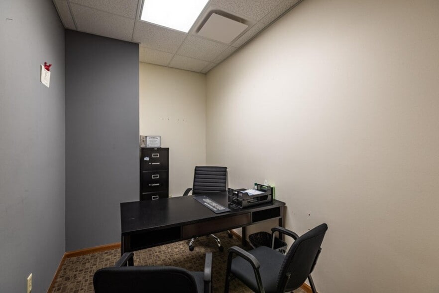 More Photos Of 700 N 3rd St, La Crosse Office For Lease