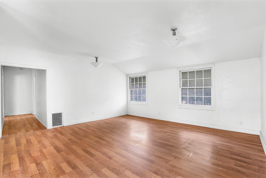 More Photos Of 431 Jeb Stuart rd, Campo Dormitory For Sale