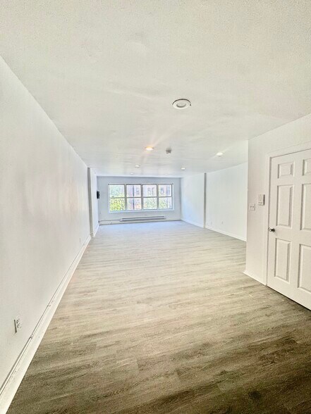 More Photos Of 354 W 37th St, New York Office For Lease