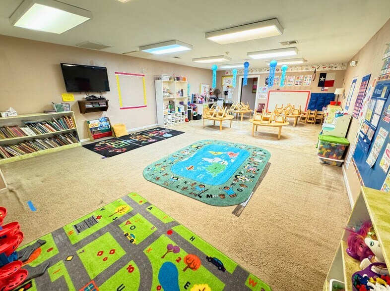 More Photos Of 2027 Main St, Waller Daycare Center For Sale