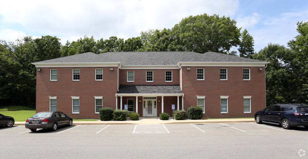 Primary Photo Of 21552 Thames Ave, Lexington Park Office For Lease