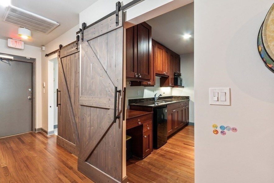 More Photos Of 67-79 E 16th St, Chicago Apartments For Lease