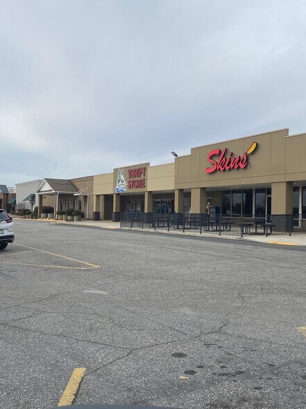 More Photos Of 3420 Clemson Blvd, Anderson Unknown For Lease