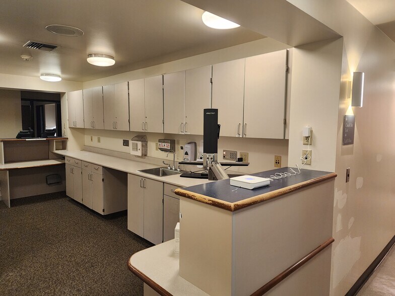 More Photos Of 502 54th Ave E, Fife Office For Lease