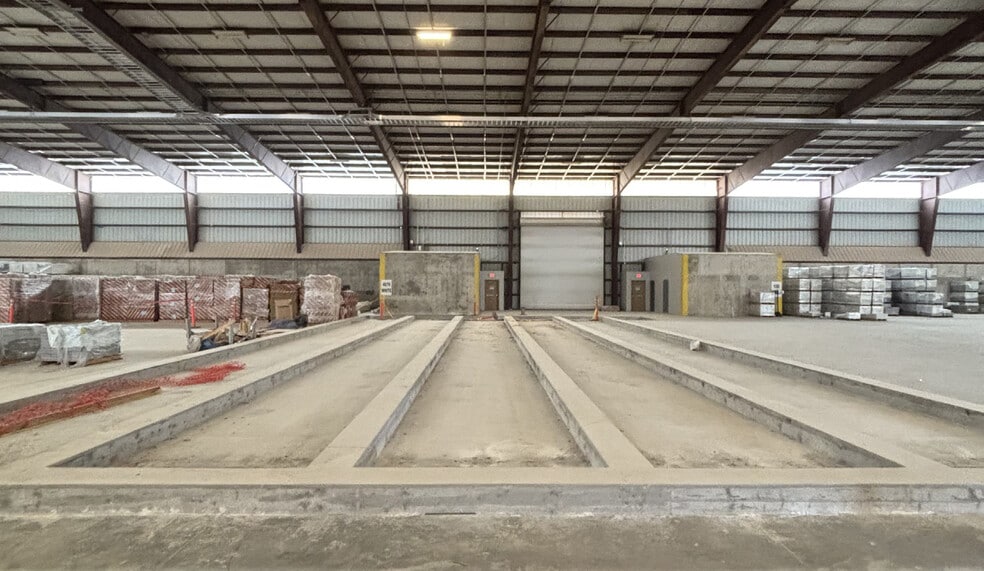 More Photos Of 16448 Old Corpus Christi Rd, Elmendorf Warehouse For Lease