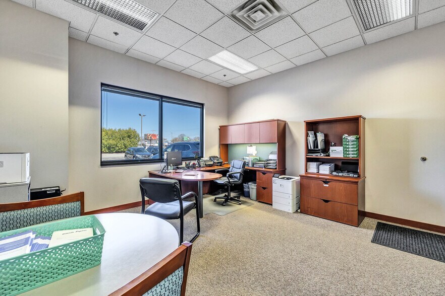 More Photos Of 1988 E Mason St, Green Bay Auto Dealership For Sale