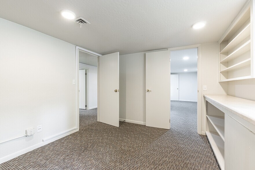 More Photos Of 1801 Oak St, Napa Office For Sale