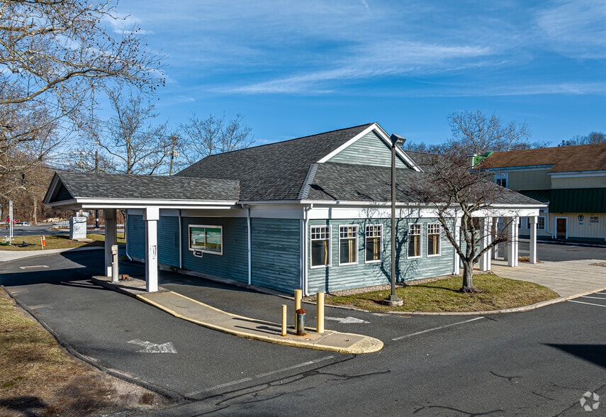 More Photos Of 6 Killingworth Rd, Higganum Bank For Sale