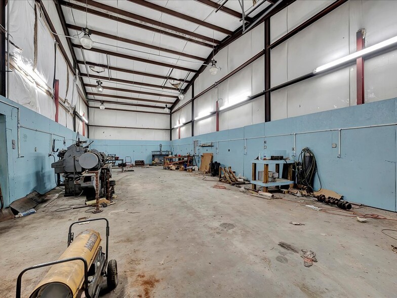 More Photos Of 1441 N Temple Dr, Diboll Auto Repair For Sale
