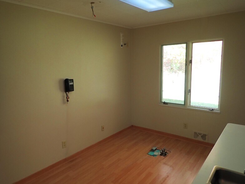 More Photos Of 6133 Big Tree Rd, Livonia Medical For Lease