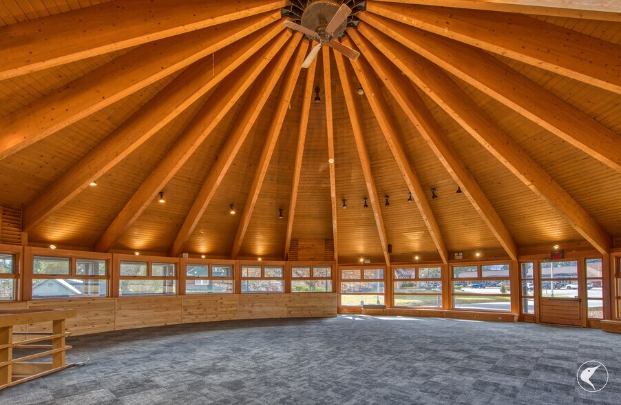 More Photos Of 2345 Saranac Ave, Lake Placid Flex For Sale