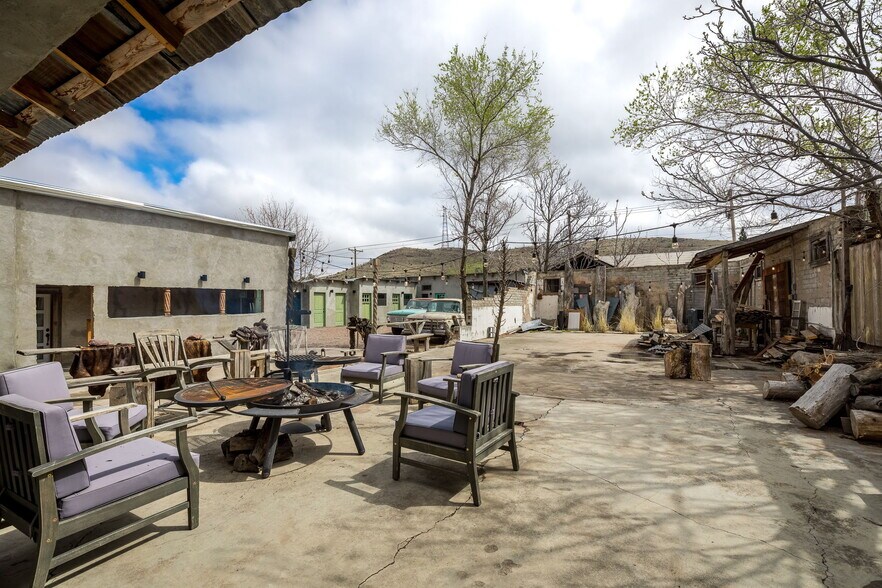 More Photos Of 206 W Murphy St, Alpine Specialty For Sale