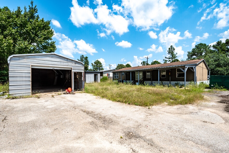 More Photos Of 123 Business Park Dr, Willis Warehouse For Sale