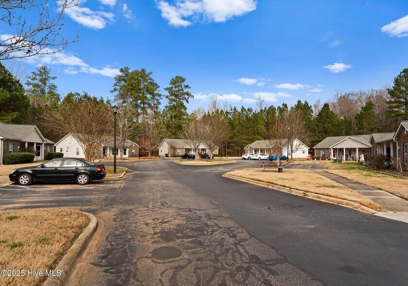 More Photos Of 202 Laurel Ave, Wadesboro Apartments For Sale