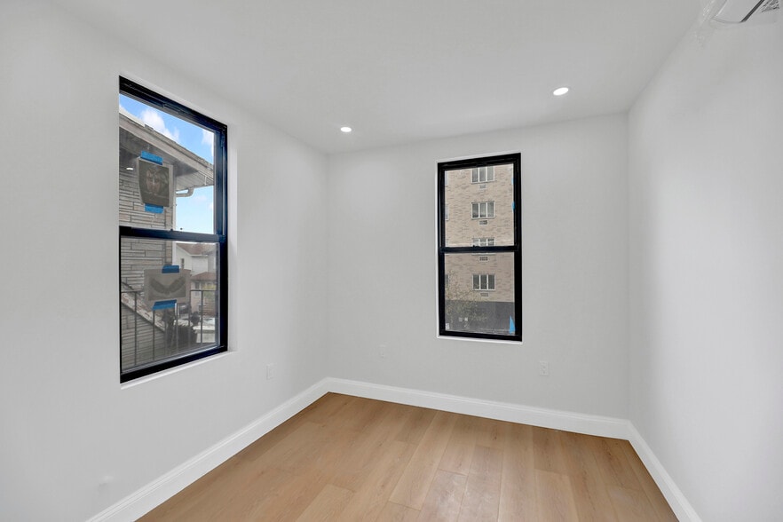 More Photos Of 3013 Brighton 5th St, Brooklyn Apartments For Sale