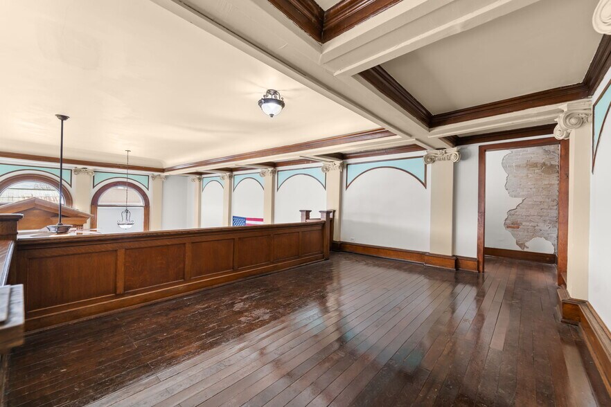 More Photos Of 102 Crosby St, Tekoa Flex For Sale