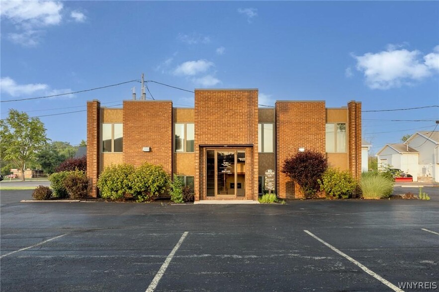 Primary Photo Of 1870 Whitehaven, Grand Island Office For Sale