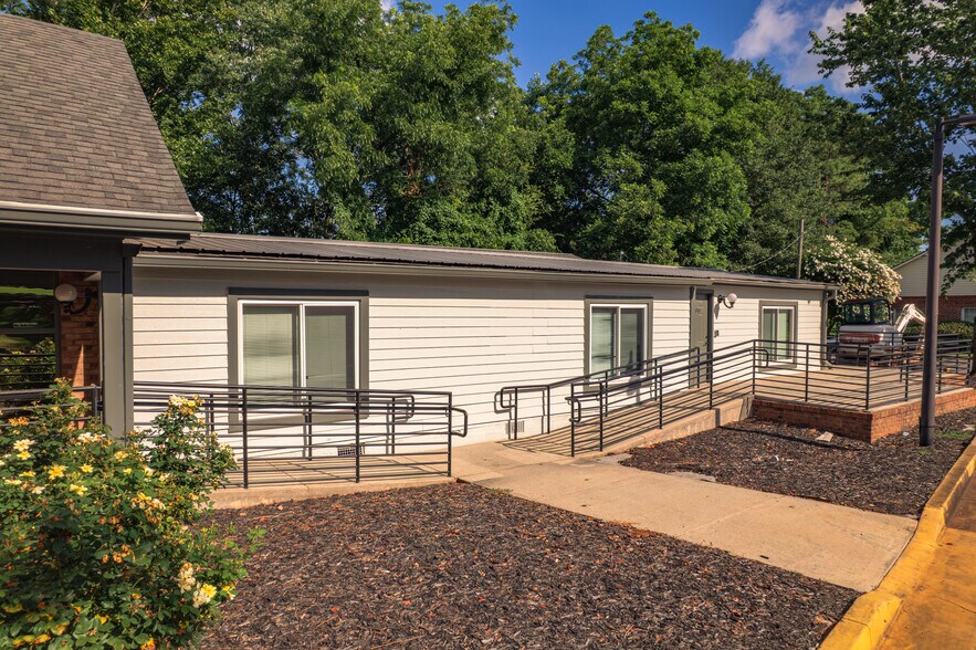 More Photos Of 3175 Cherokee St NW, Kennesaw Office Residential For Lease