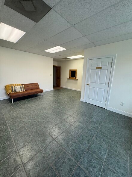 More Photos Of 332 2nd Ave E, Oneonta Office For Sale