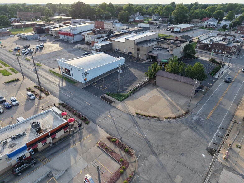 More Photos Of 113 W Jackson St, Sparta Freestanding For Sale