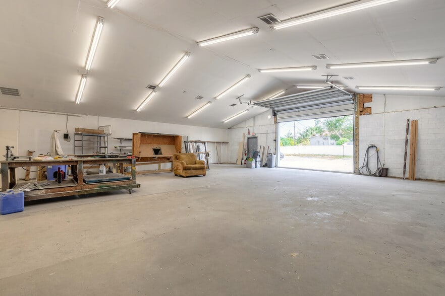 More Photos Of 529 Ridgewood Ave, Daytona Beach Freestanding For Sale