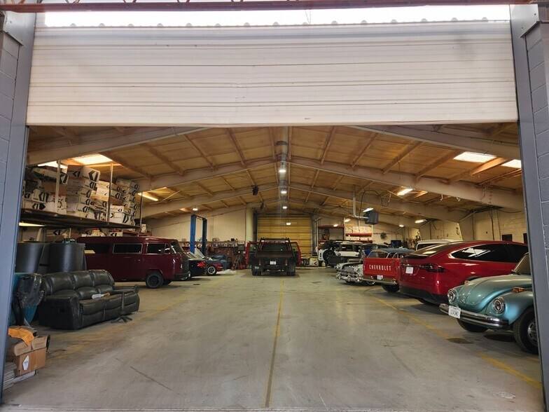 More Photos Of 3415 W Wall St, Midland Flex For Lease