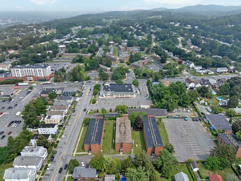 More Photos Of 272 Hoosick St, Troy Freestanding For Sale