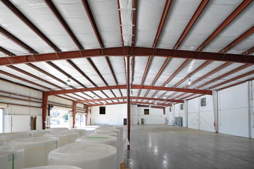More Photos Of 161 Hill Ave, Fort Walton Beach Warehouse For Lease