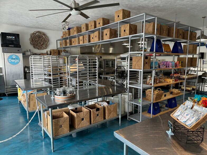 More Photos Of 3045 N Federal Hwy, 38, Fort Lauderdale Storefront For Sale