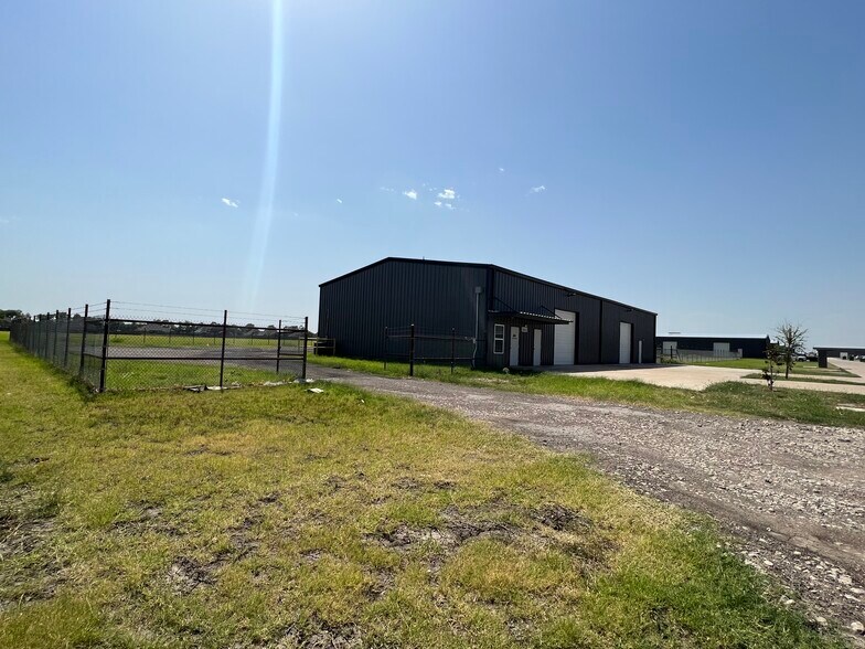 More Photos Of 1041 Technology Way, Waxahachie Industrial For Sale