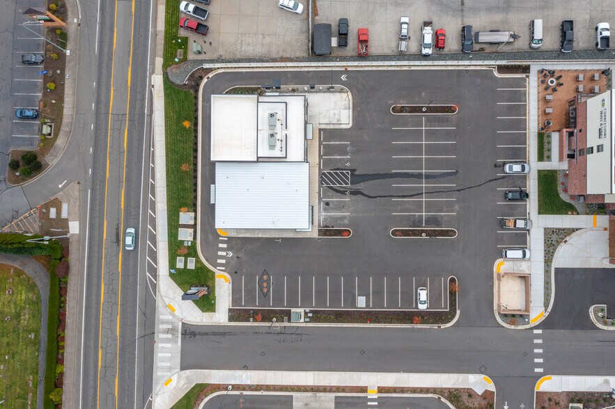 More Photos Of 8151 Guide Meridian Rd, Lynden Restaurant For Lease