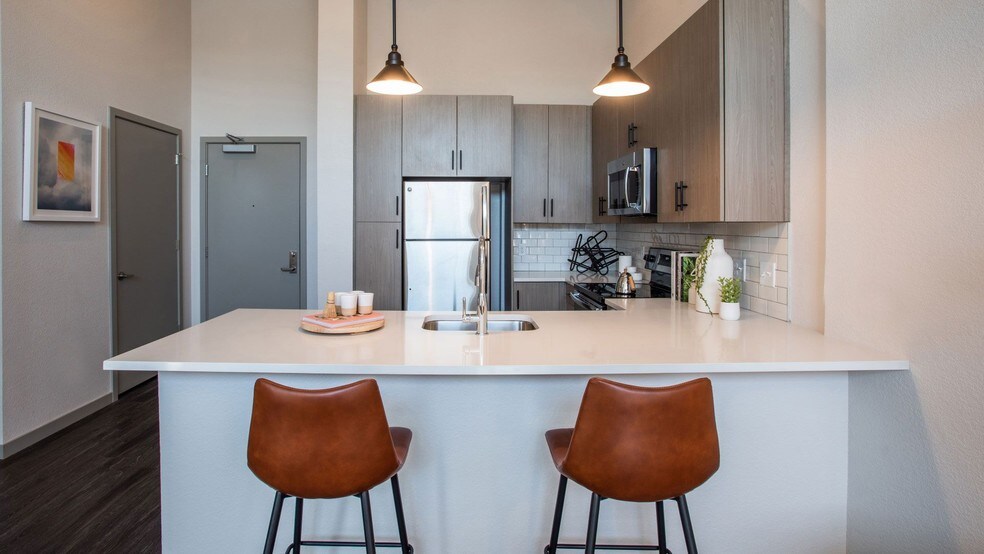 More Photos Of 2337 S Blackhawk St, Aurora Apartments For Lease