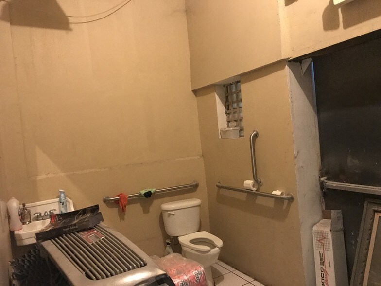 More Photos Of 1543 E Van Buren St, Phoenix Auto Repair For Sale