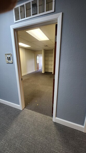 More Photos Of 720-722 E Fletcher Ave, Tampa Loft Creative Space For Lease