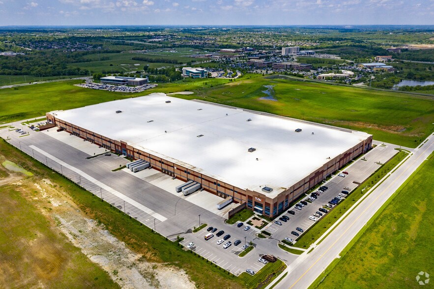 More Photos Of 17700-17790 College Blvd, Lenexa Distribution For Lease