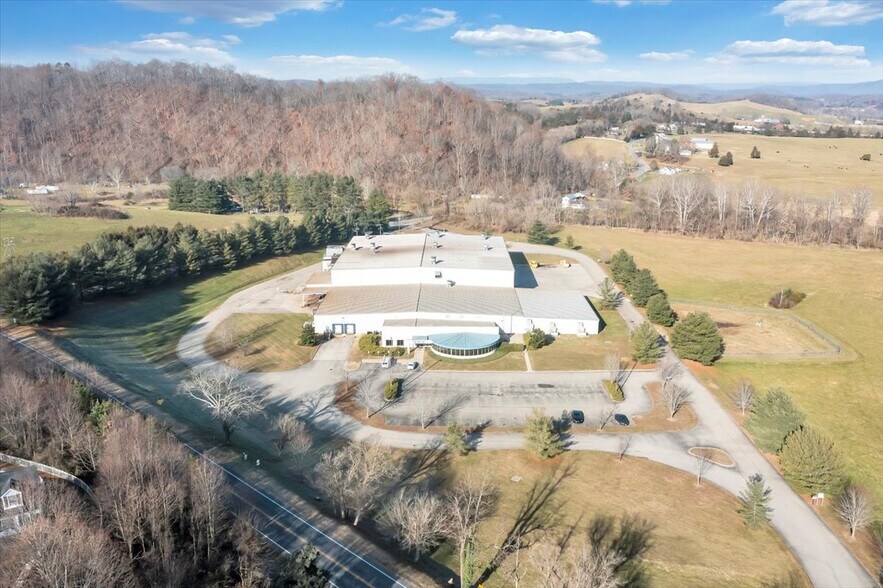 More Photos Of 17921 Main St, Buchanan Manufacturing For Sale