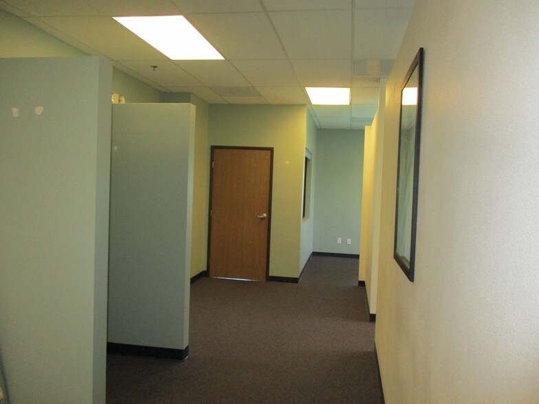 More Photos Of 4517 Market St, Ventura Light Distribution For Lease