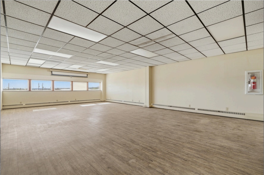 More Photos Of 305 SW Wyoming, Casper Office For Sale
