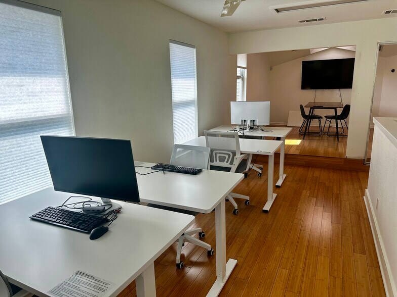 More Photos Of 900 Lydia St, Austin Office For Lease