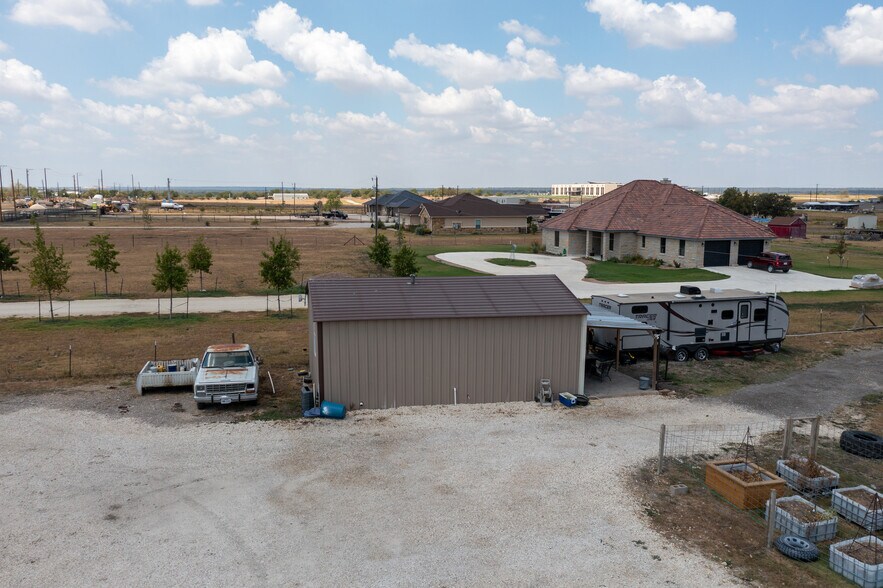 More Photos Of 1316 County Road 305, Jarrell Land For Lease
