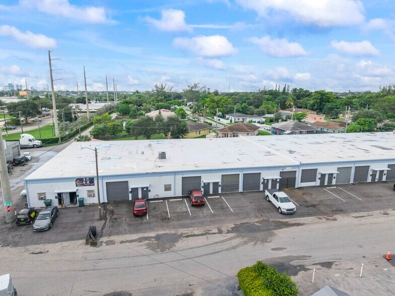 More Photos Of 1800-1838 NW 29th St, Oakland Park Warehouse For Lease