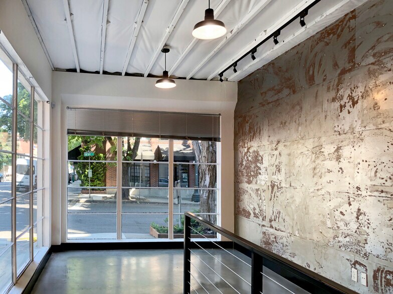 More Photos Of 1120-1136 NW Hoyt St, Portland Office For Lease