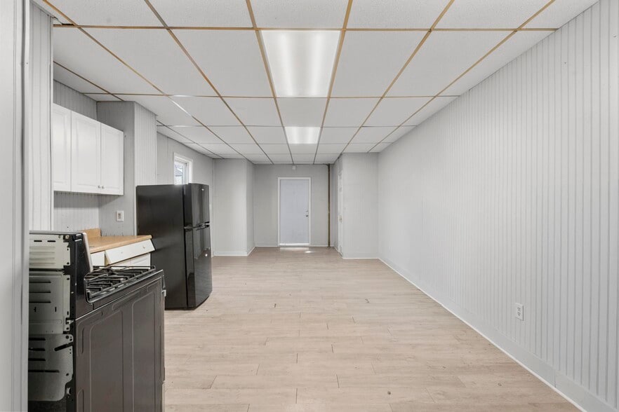 More Photos Of 74 Holmes Ave, Waterbury Storefront Retail Residential For Sale