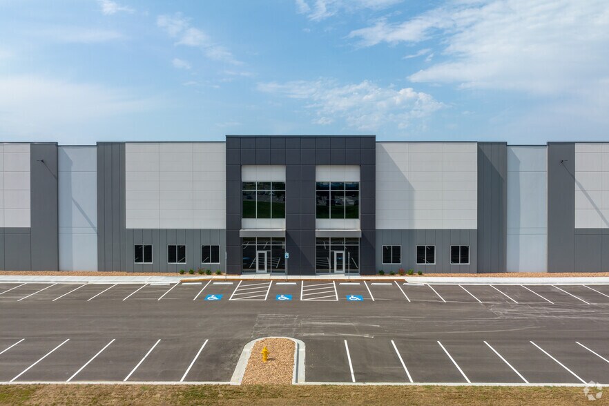 More Photos Of E 76th St N & Whirlpool Dr, Tulsa Unknown For Lease
