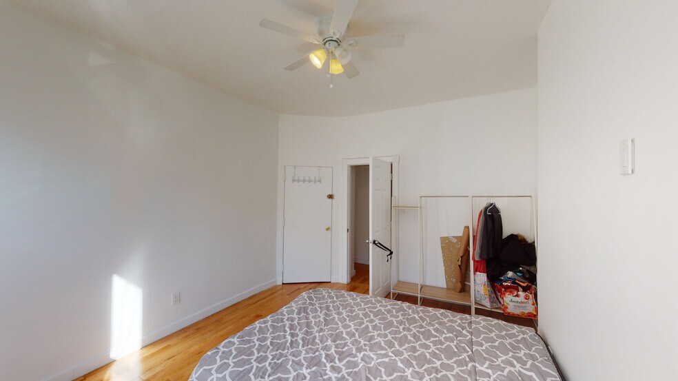 More Photos Of 46 Sutton St, Brooklyn Apartments For Sale