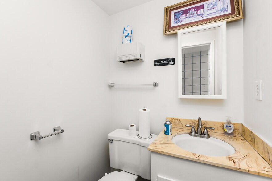 More Photos Of 13663 Prairie Ave, Hawthorne Office For Sale