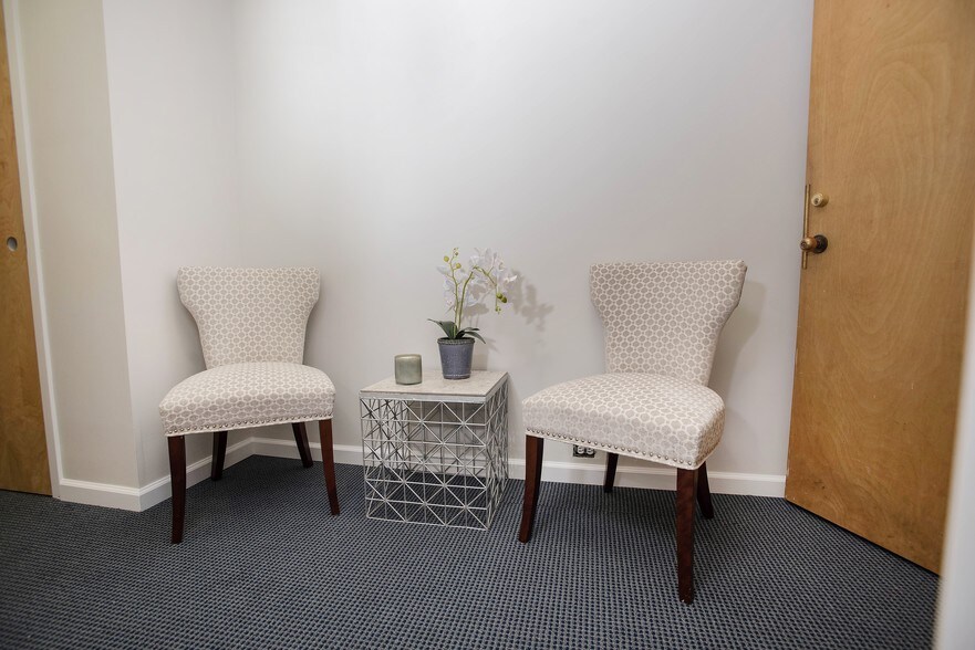 More Photos Of 59-67 Elm St, New Canaan Storefront For Lease