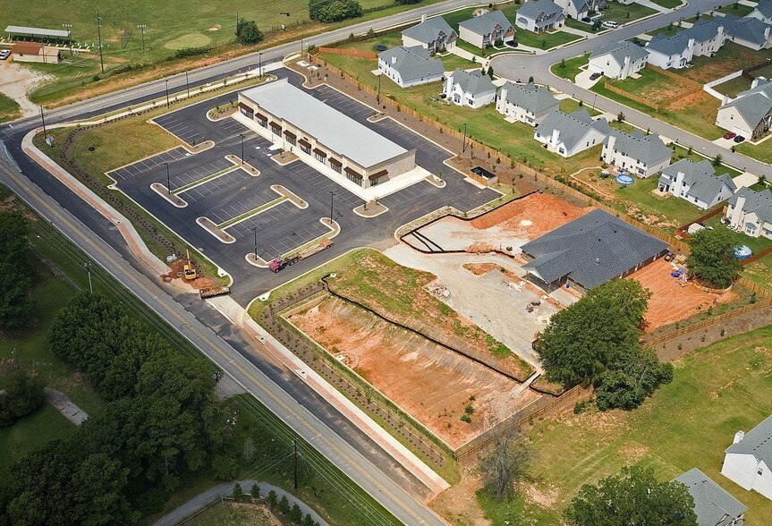 More Photos Of 1820 Noah's Ark Rd, Jonesboro Storefront For Lease